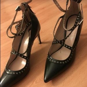 Cavallini  Crisscross ankle strapped  Heels- 8,5